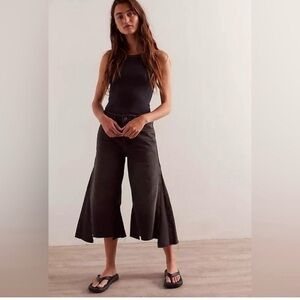 We the Free Ripple Wide Leg Crop Jeans, Black denim, 29L, New With Tags